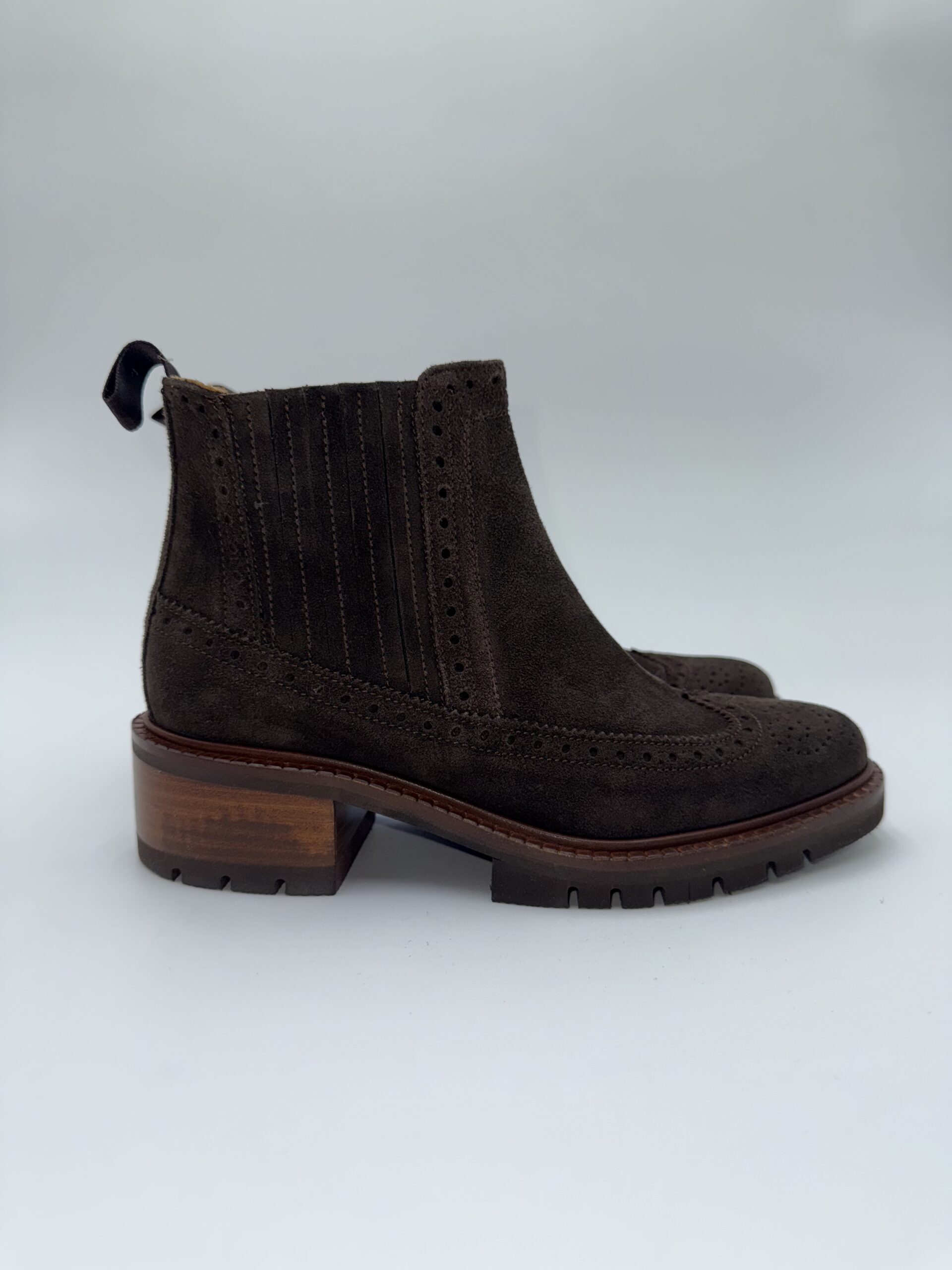 BOTÍN MARRÓN SERRAJE