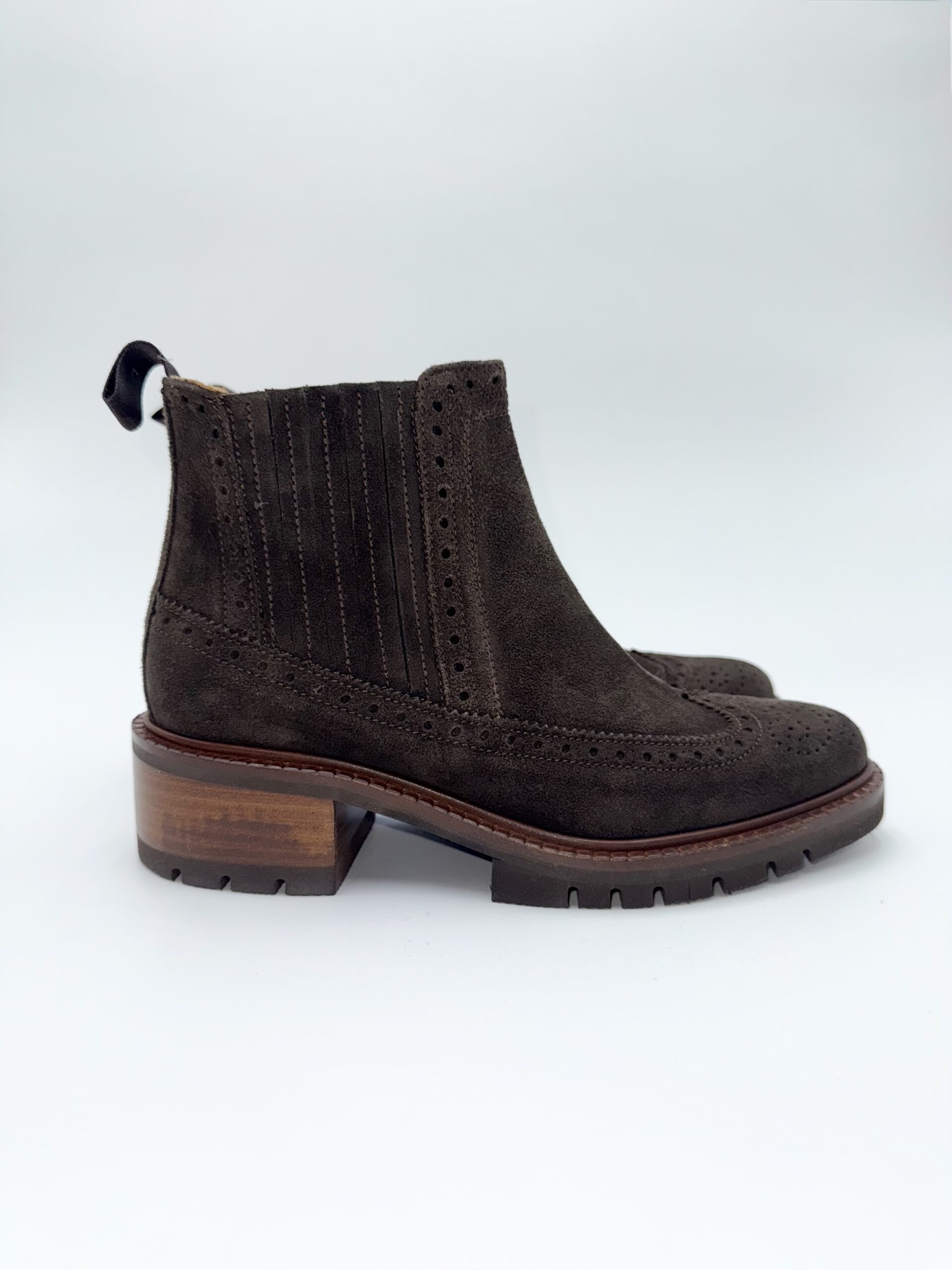 BOTÍN MARRÓN SERRAJE